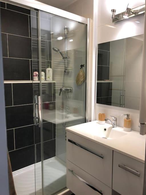 Appartement En Duplex Avec Parking Et Jardinet Bourges Eksteriør bilde